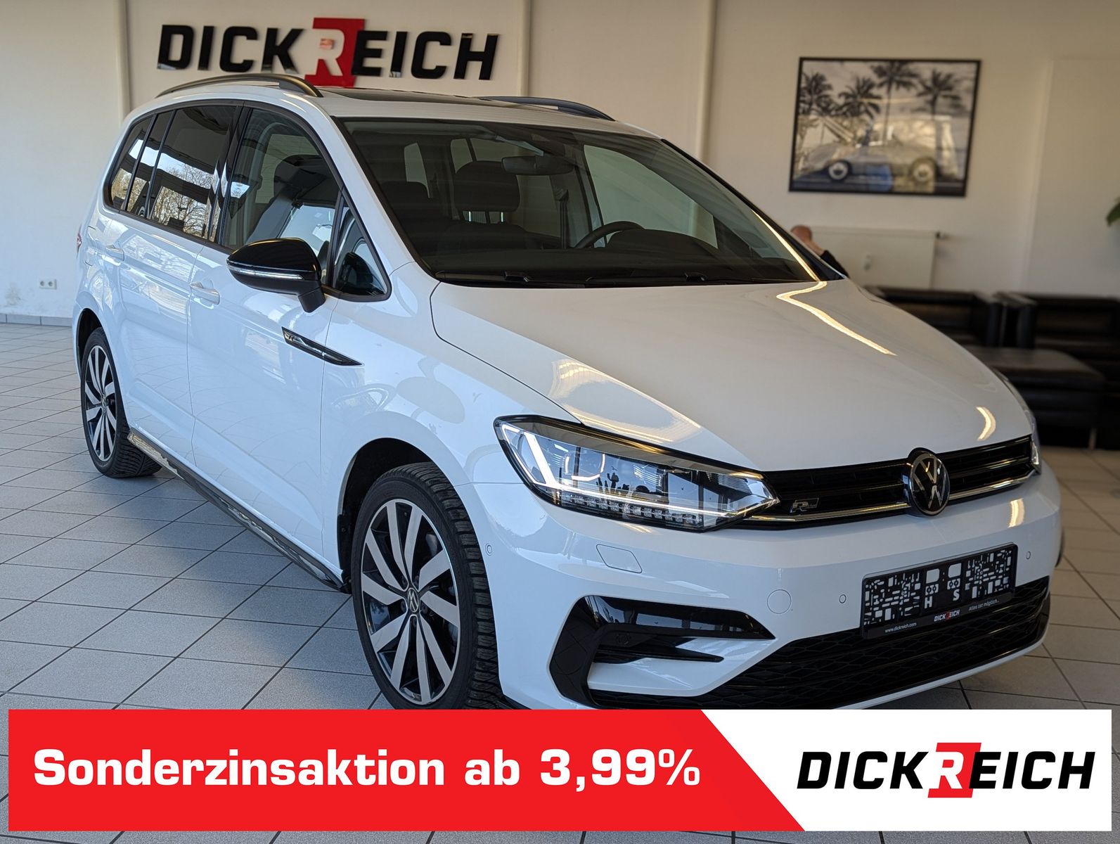 Fahrzeugabbildung Volkswagen Touran 2.0 DSG R-Line High. Pano 7-Si IQ.Dri AHK