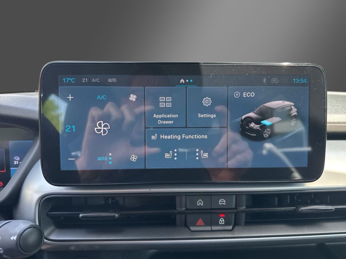 Fahrzeugabbildung Jeep Avenger Altitude Winterpaket Infotainment Paket
