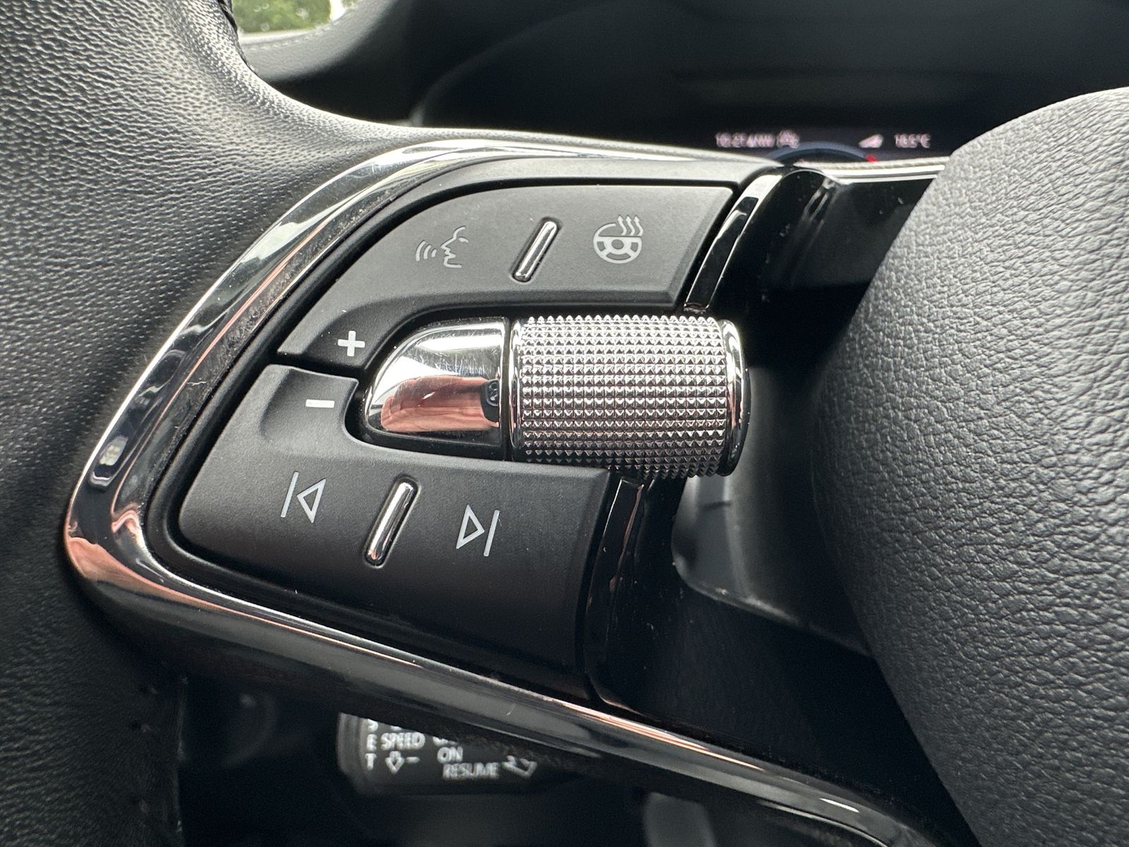 Fahrzeugabbildung SKODA Kodiaq 2.0 TDI DSG Ambition NAV+MATRIX+PANO+AHK