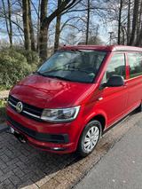 Volkswagen VW T6 California Beach - rote Volkswagen T6 California