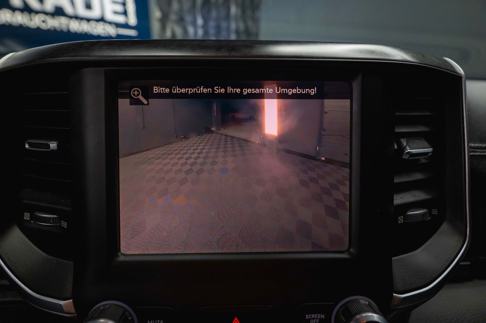 Fahrzeugabbildung Dodge RAM 5.7 V8 HEMI 4x4 OFFROAD NightPaket AXLE LOCK