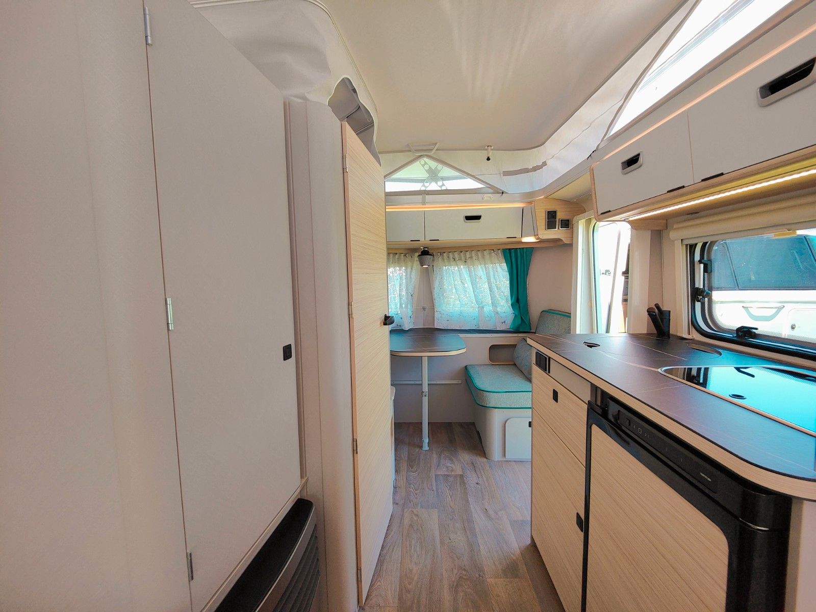 Fahrzeugabbildung HYMER / ERIBA / HYMERCAR Touring 542 Legend Urban 2026
