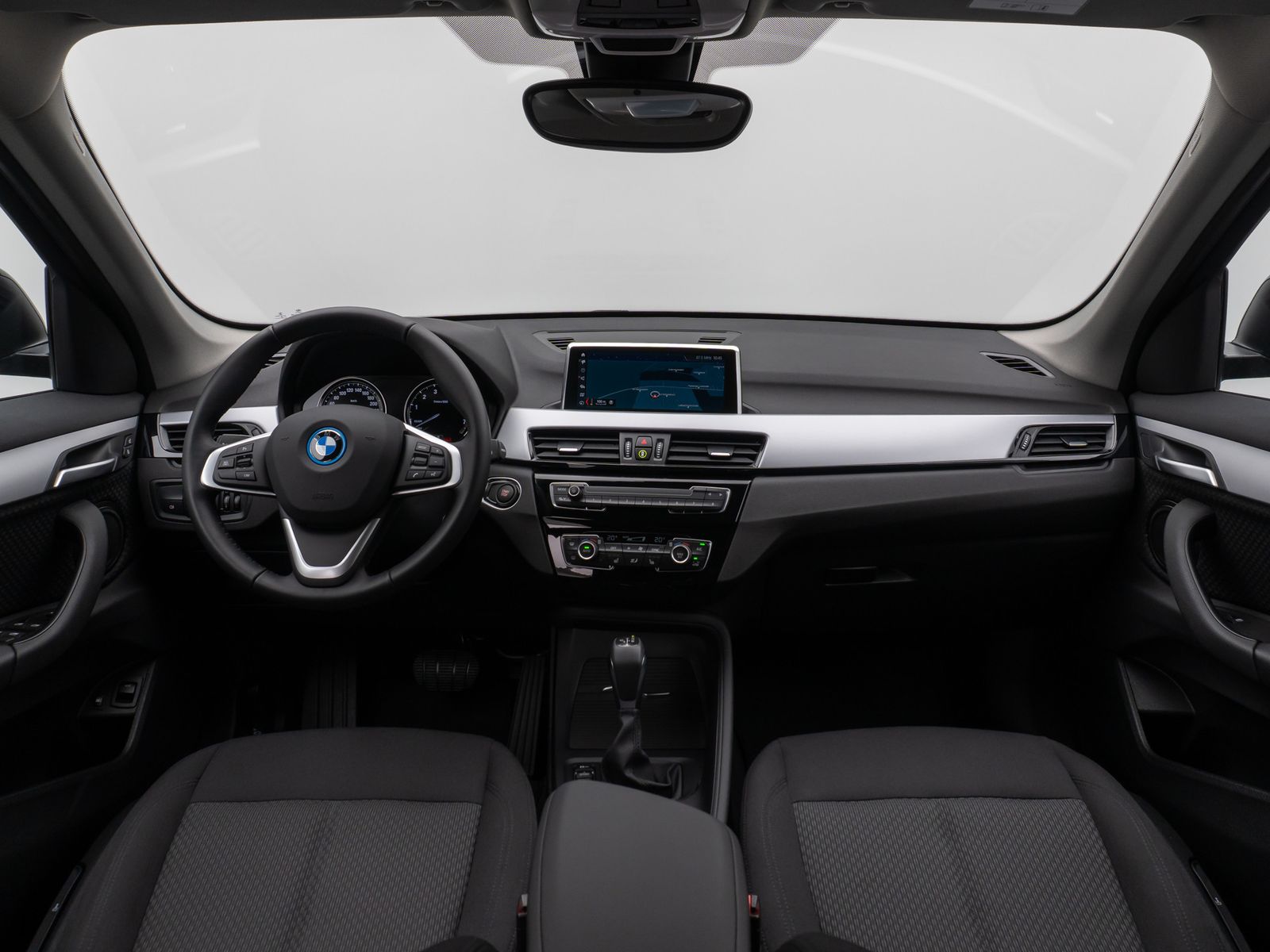 Fahrzeugabbildung BMW X1 xD25e ParkAss DAB Navi Lordos GwschwindigReg