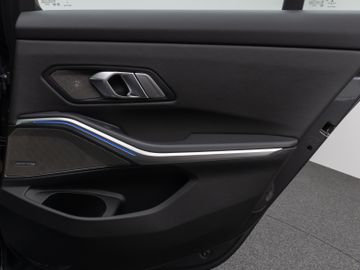 Fahrzeugabbildung BMW M340d xDr Tour HUD H/K Pano M Sportbremse Laser