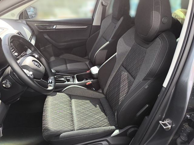 Fahrzeugabbildung SKODA Karoq 1.5 TSI DSG Style 1.HAND AHK NAVI 4xSHZ LE