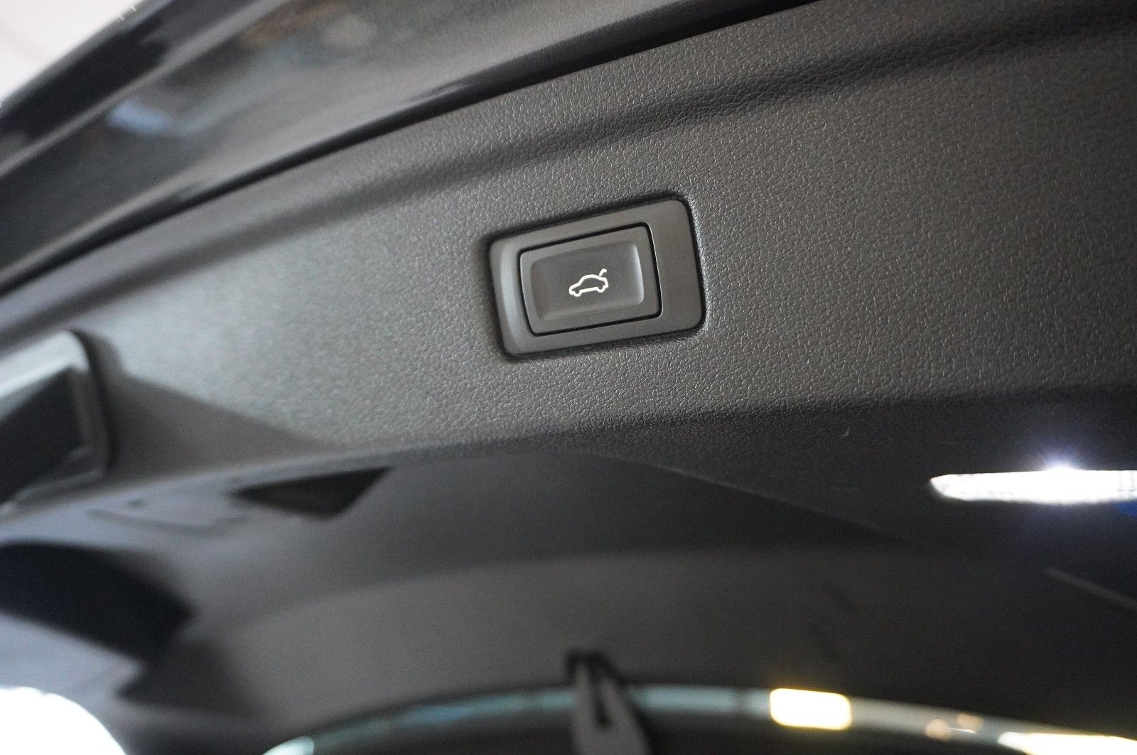 Fahrzeugabbildung Audi A5 Sportback 45 TFSI QUATTRO S-LINE NAVI/MATRIX