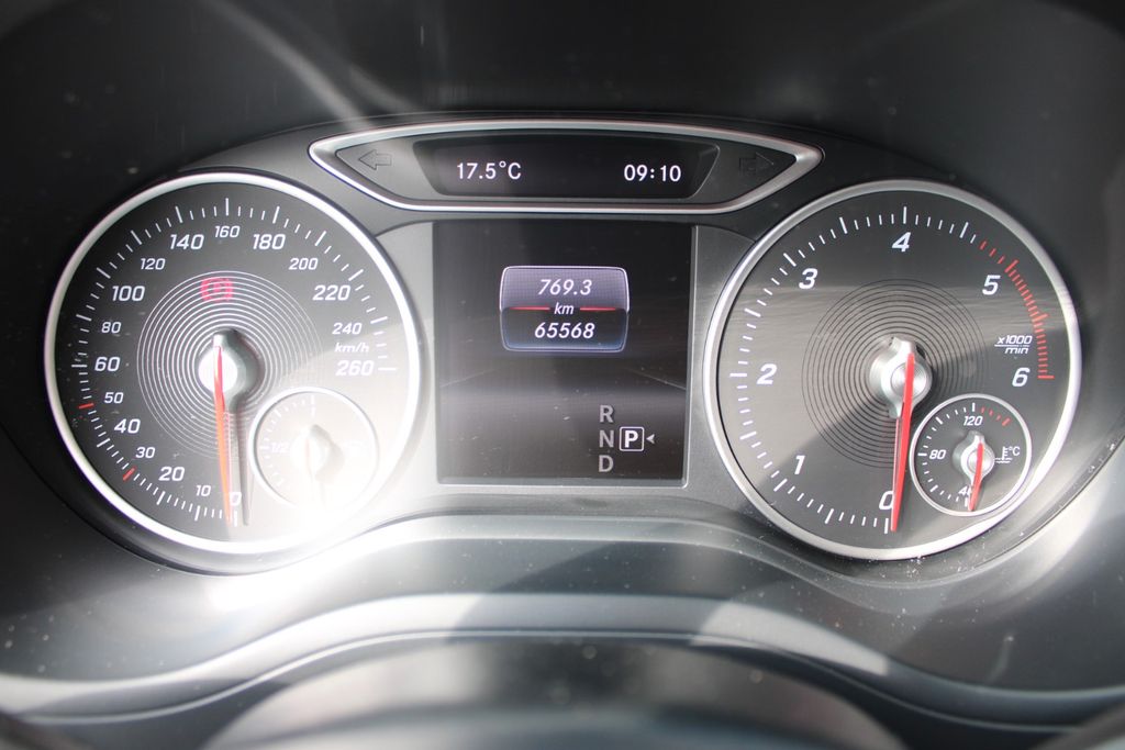 MERCEDES-BENZ B 200 d Urban LED NAVI SHZ PDC AUT