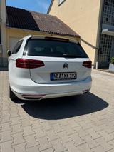 Volkswagen Passat 2.0 TDI SCR 140kW DSG 4M Highl. Varia... - VW Passat von privat