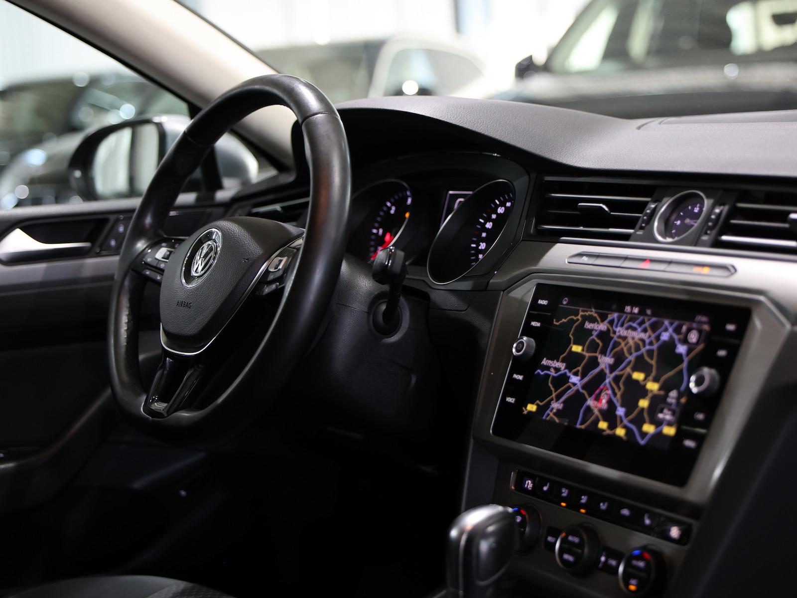 Volkswagen Passat Variant 2.0 TDI DSG BMT / NAVI-DM, ACC