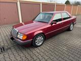 Mercedes-Benz Mercedes 230E W124 Oldtimer mit H-Zulassun... - Mercedes-Benz 230 in Essen