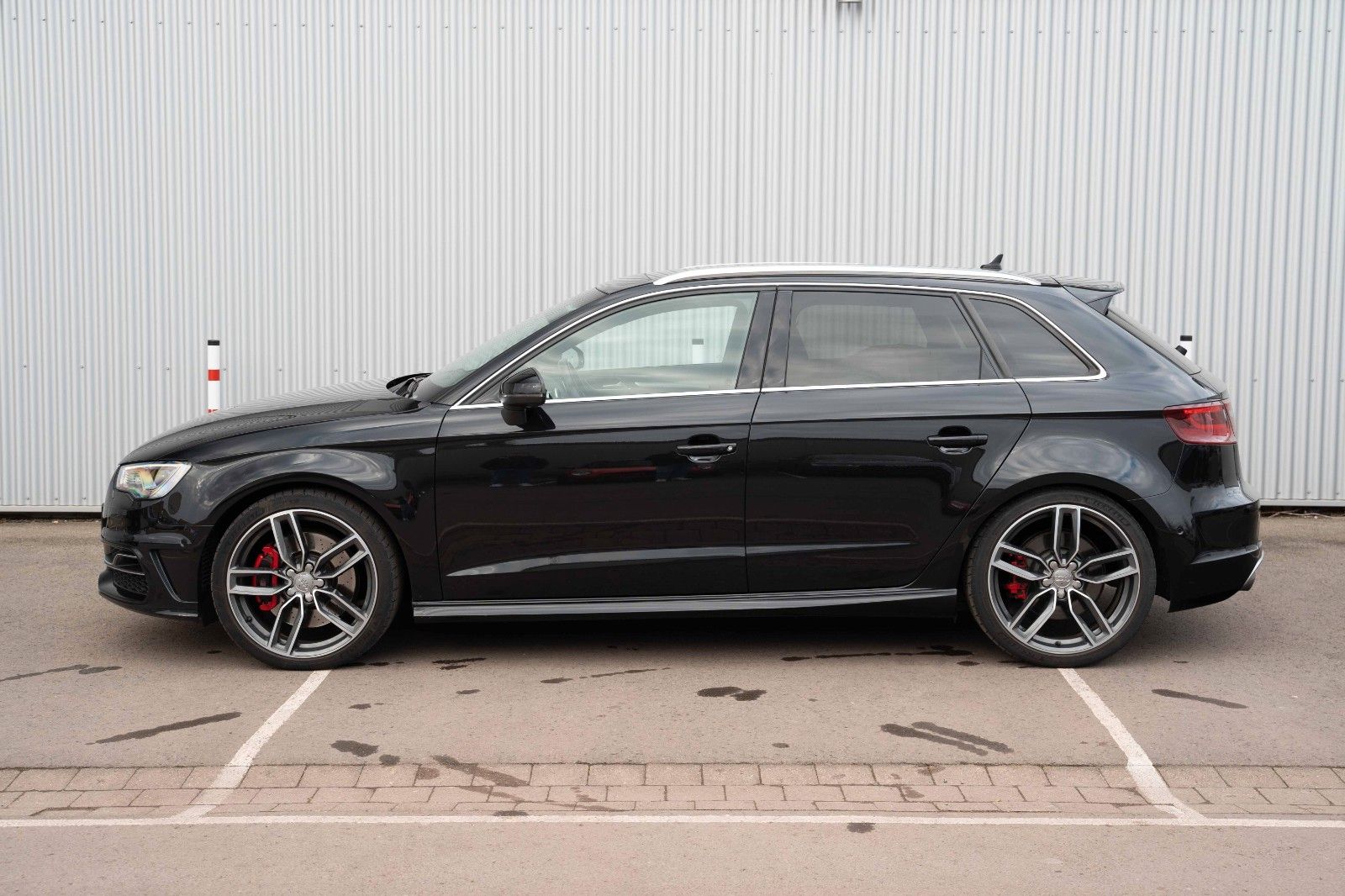 Fahrzeugabbildung Audi S3 SPORTB 2.0TFSI KAM PANO B&O S-SITZ LED KEYLES