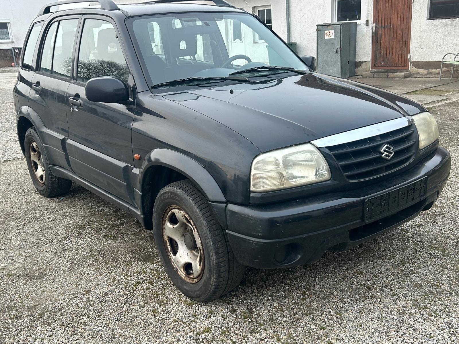 Suzuki Grand Vitara 2.0 i / Klima / 4x4
