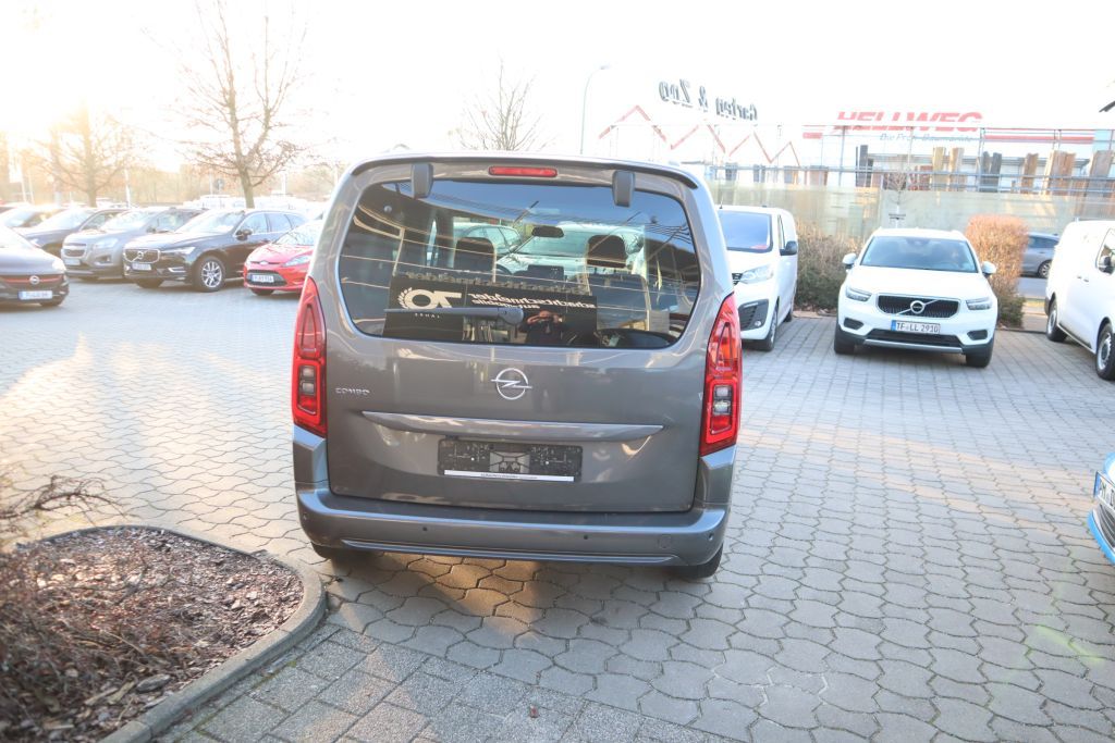 Fahrzeugabbildung Opel Combo Life 1.2 Turbo Aut. Ultimate+Navi+Panorama