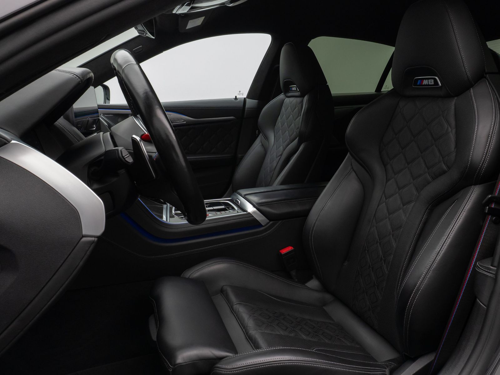 Fahrzeugabbildung BMW M8 Competition xD Gran Coupé SoftCL 360°TV Laser