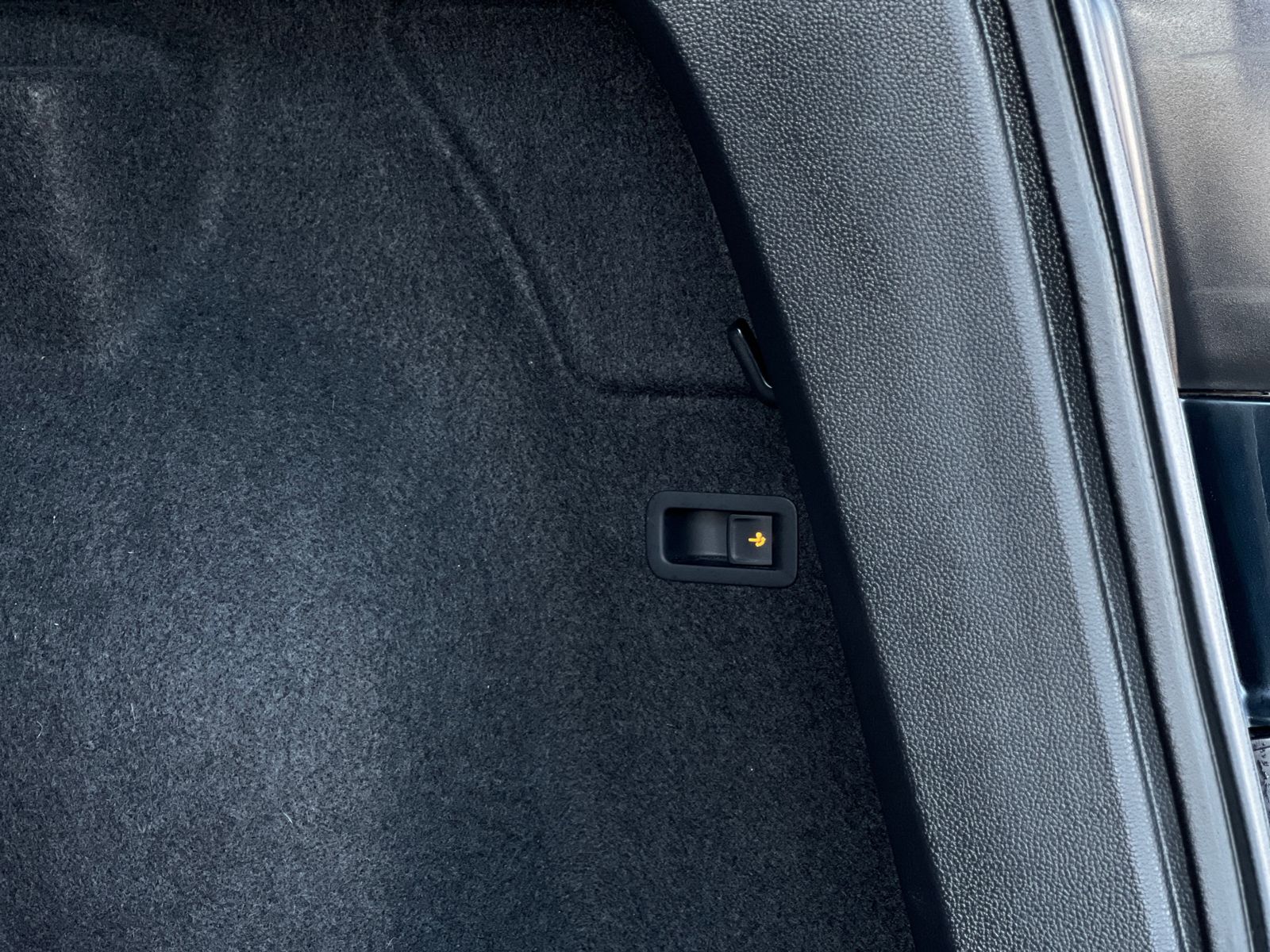 Fahrzeugabbildung CUPRA Ateca VZ 4Drive AHK NAV XL ACC LED SHZ 19"