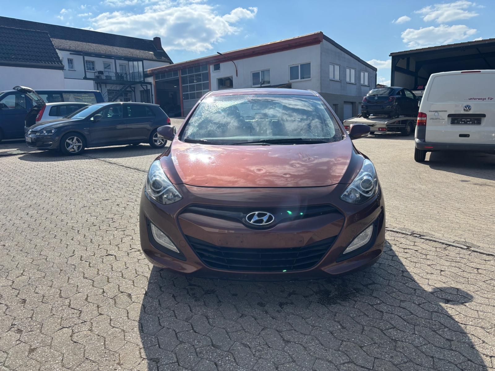 Hyundai i30 1.4 CRDi Trend  2.Hand ! Euro5 ! Hagelschade