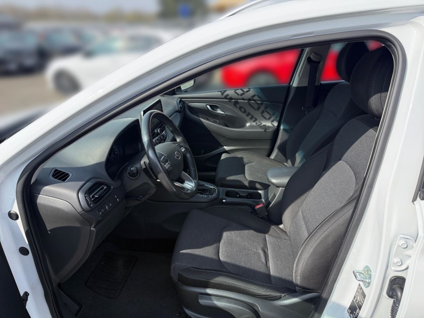 Fahrzeugabbildung Hyundai i30 1.6 CRDi TREND NAVI-P+ACAA+SHZ+KAMERA