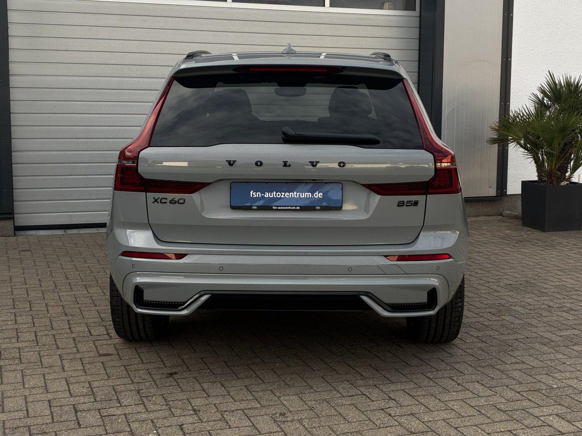 Volvo XC60 B5 Plus Black Edition AWD HUD PANO NAVI