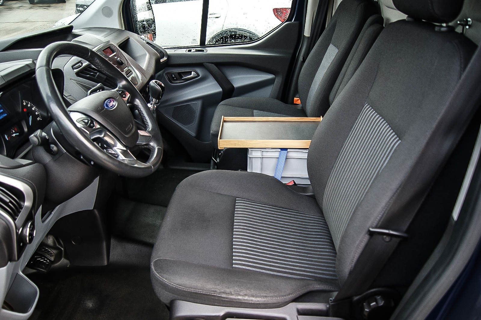 Fahrzeugabbildung Ford Transit Custom Camper TDCi BETTEN WC JALOUSIE TV