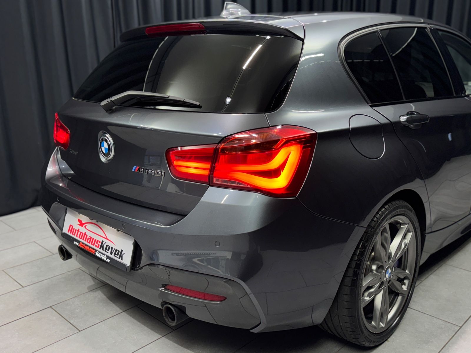 Fahrzeugabbildung BMW M140i xDrive|LEDER|NAVI|SCHIEBEDACH|AUTOMATIK|