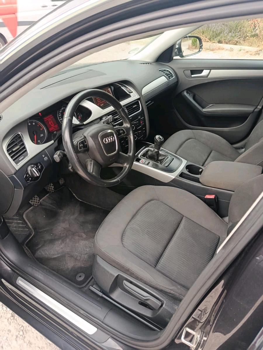 Audi A4 2010 — photo 11