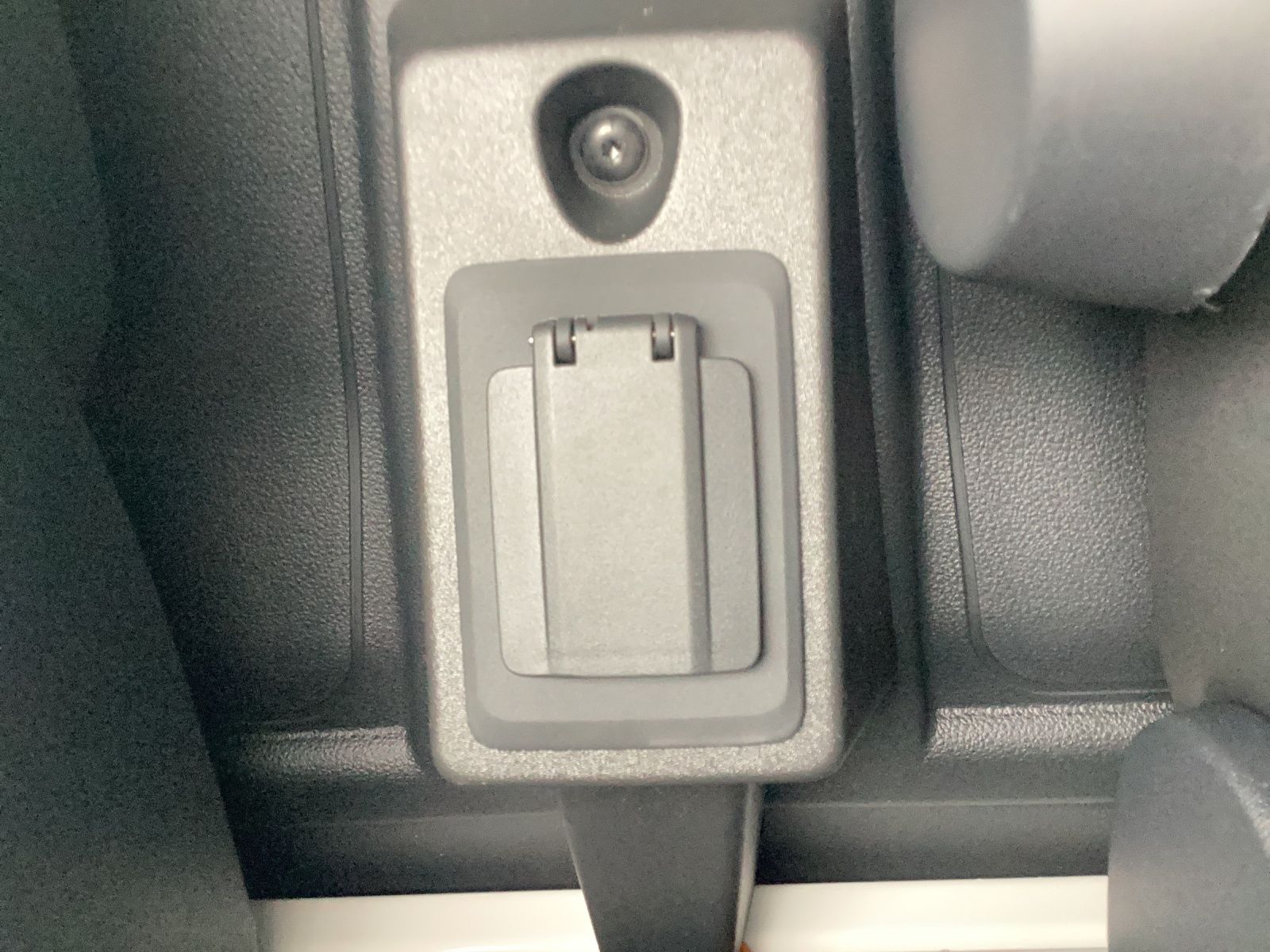 Fahrzeugabbildung Volkswagen Caddy Cargo TDI Maxi 75 kW AHK, SITZH, TECHNIKPA
