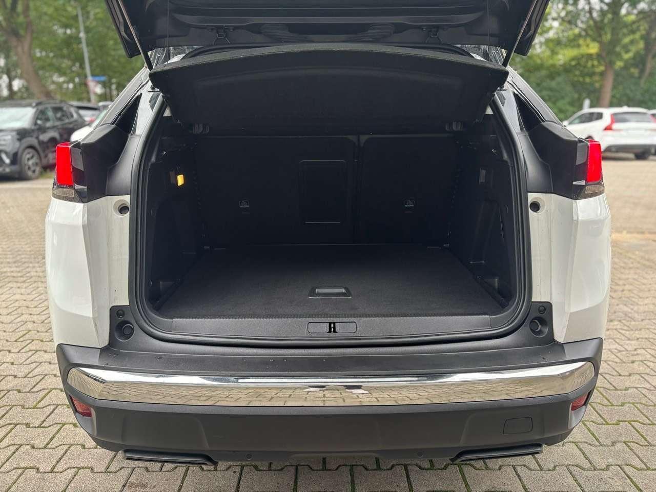 Peugeot 3008 1,2 / e-THP / PureTech / Automatik /  Allur