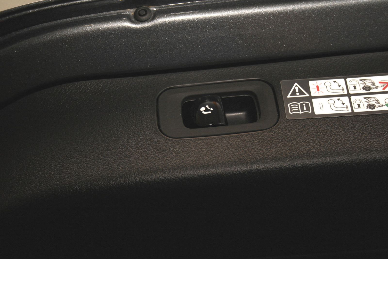 Fahrzeugabbildung Mercedes-Benz C 200 Td AMG *AHK*Night*19 Zoll AMG*Totwinkel