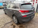 Hyundai i30 Passion + - Hyundai: Unfallwagen