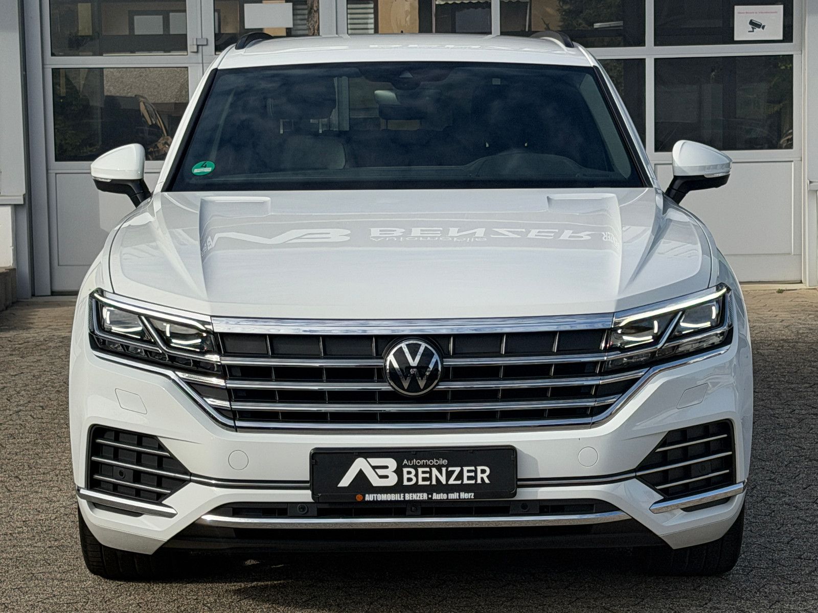 Fahrzeugabbildung Volkswagen Touareg SPORT/ 4Motion/VIRTUAL/AMBIENT/360''KAM