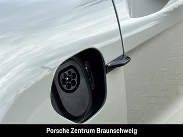 صورة مصغرة 17 لـ 2025 Porsche TAYCAN