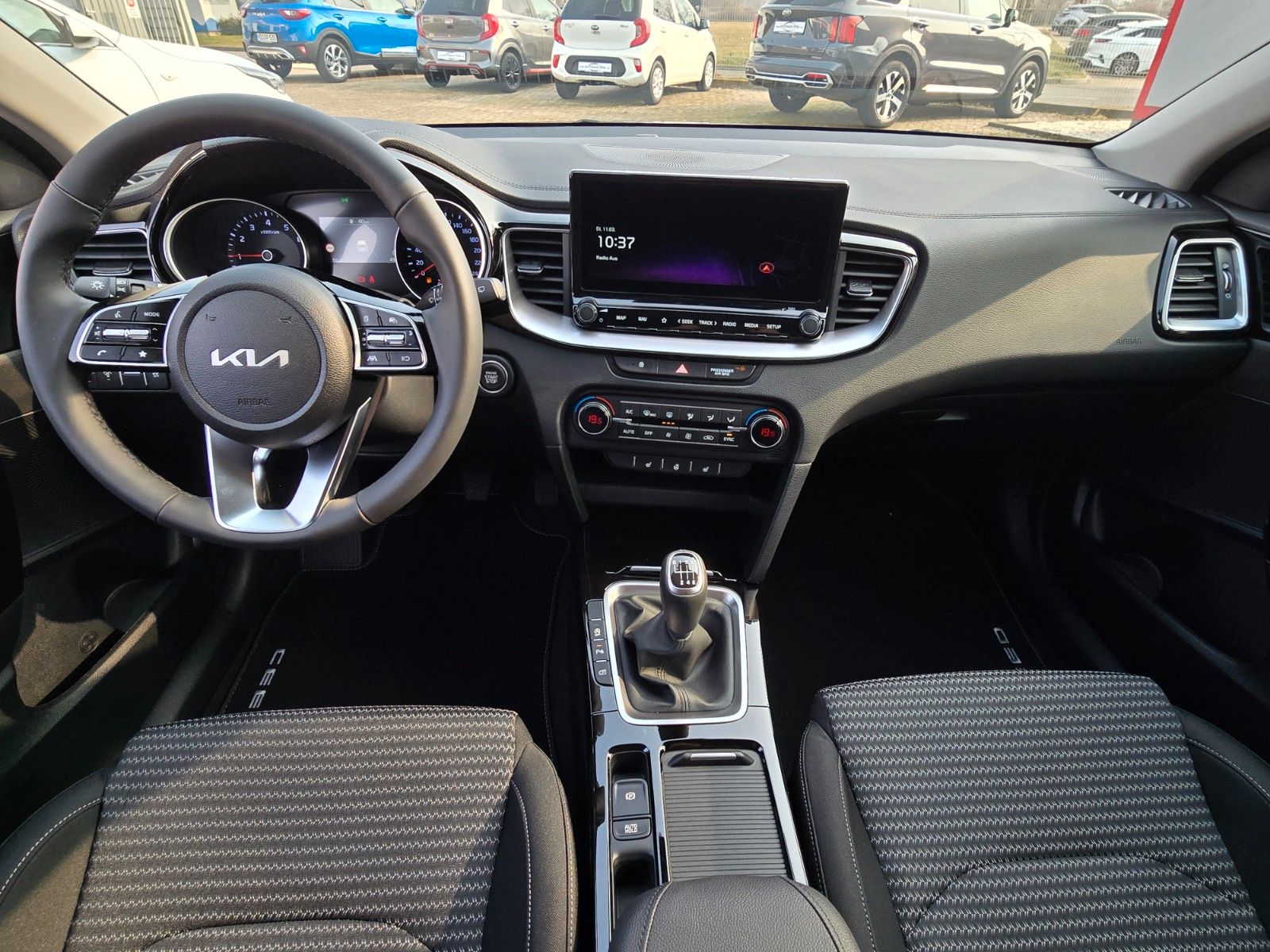Fahrzeugabbildung Kia CEED_SW 1.0T 100 ULTIMATE STY JBL