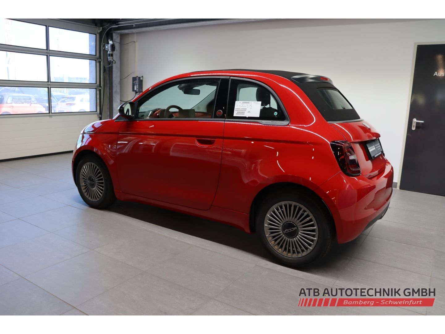 Fahrzeugabbildung Fiat 500C Hybrid 1.0l 48 kW ICON Komfortpaket
