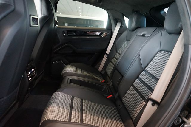 Porsche Cayenne GTS Coupé | Leichtbau Sport-Paket Porsche Cayenne GTS Coupé | Leichtbau Sport-Paket