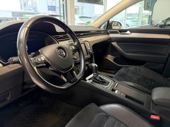 VW Passat Highline 2.Hand/DSG/ACC/AHK/MASSAGE/TOP!