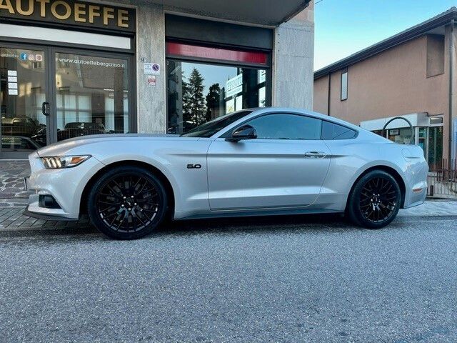 Ford Mustang Fastback 5.0 V8 TiVCT aut. GT 421CV