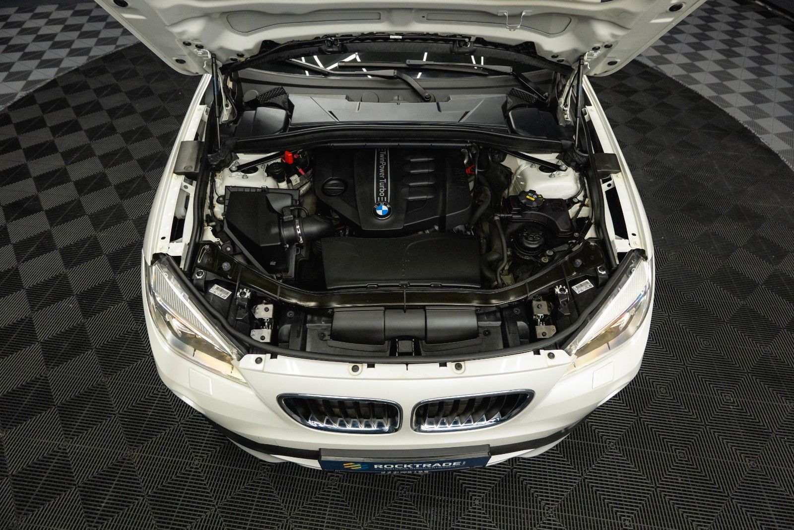 Fahrzeugabbildung BMW X1 xDrive20d Sport Line Autom. Bi-Xenon*Perlmutt