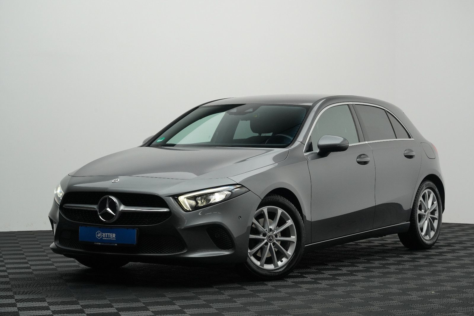 MERCEDES-BENZ A 180 Progressive LED MBUX Keyless SHZ Tempomat