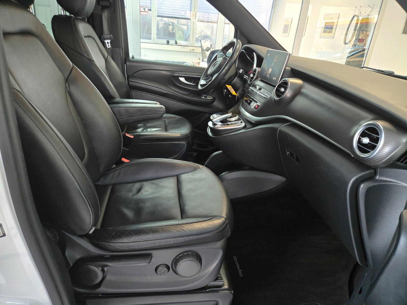 Fahrzeugabbildung Mercedes-Benz V 250 Lang 4 Matic AMG LINE * PANO* LED*LEDER*