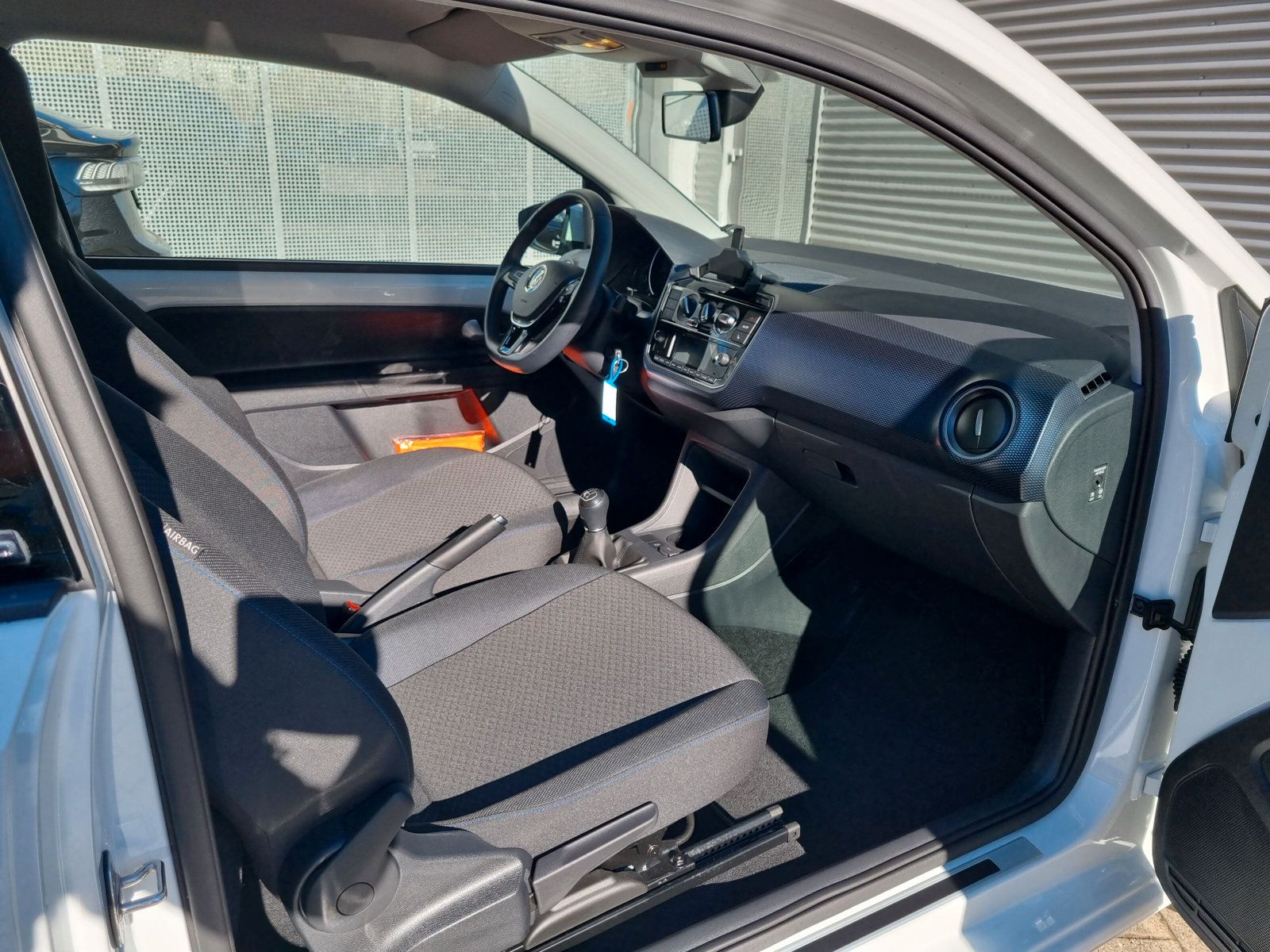 Fahrzeugabbildung Volkswagen up! 1.0 United KLIMA SHZ LM15