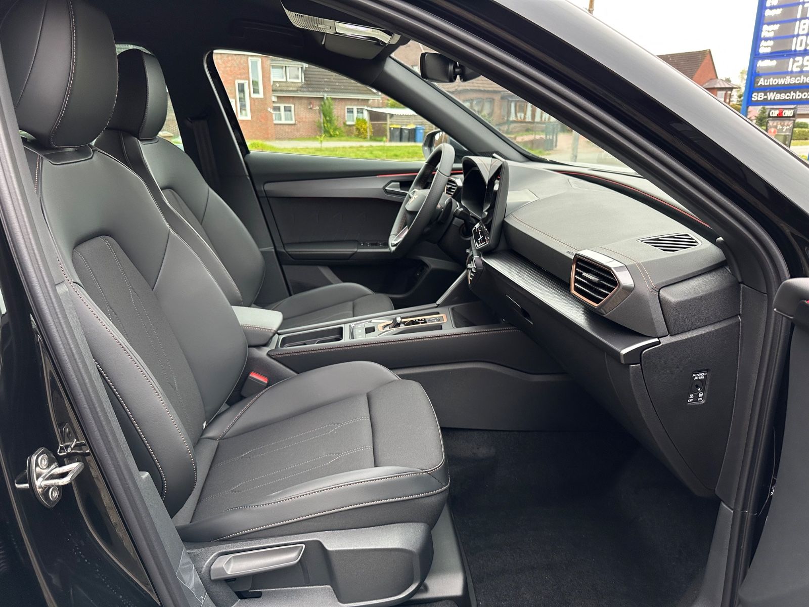 Fahrzeugabbildung CUPRA Formentor 1.5 TSI DSG Navi/AHK/ACC/LED/Shzg./17"