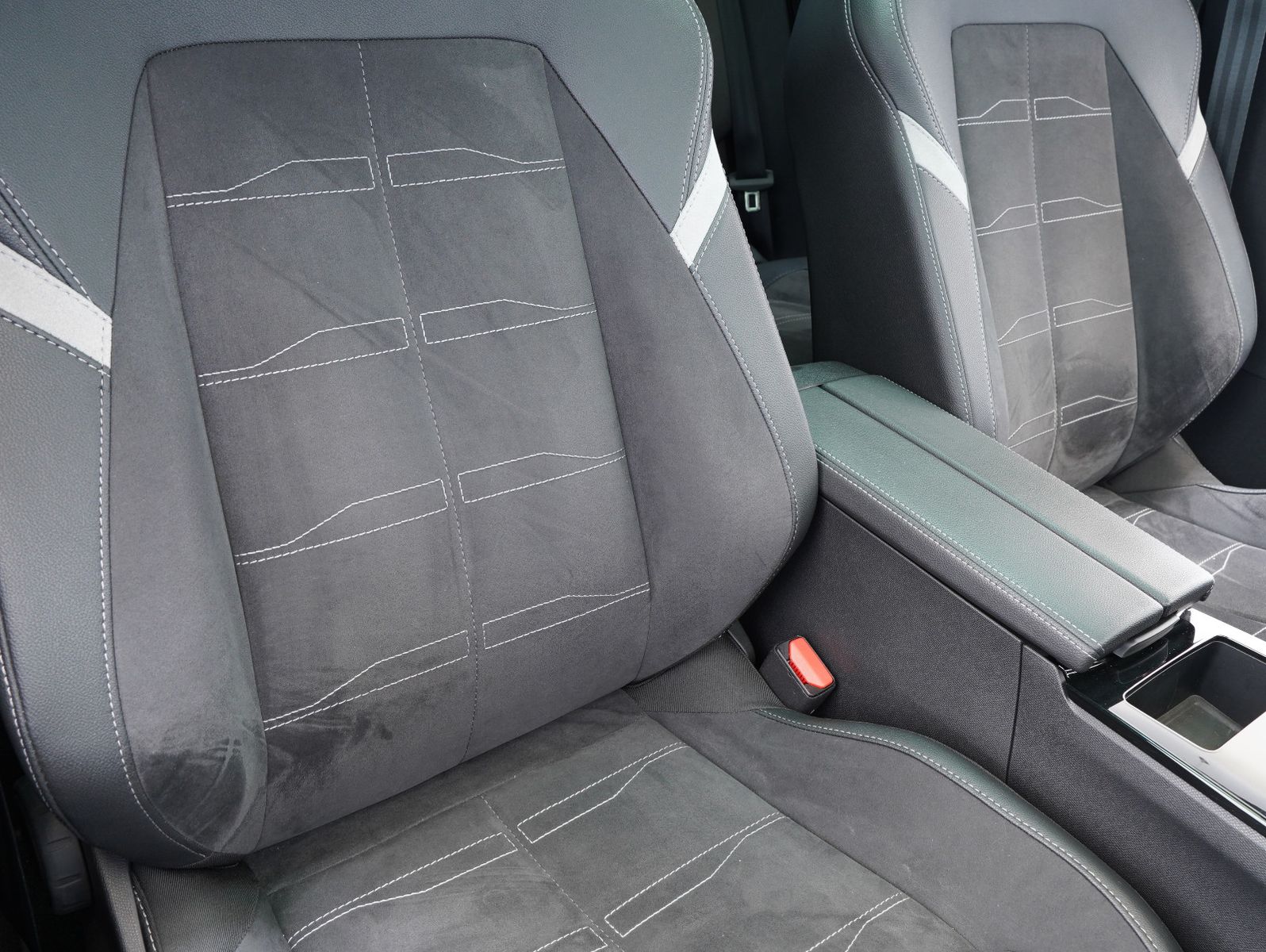 Fahrzeugabbildung Opel Astra L 1.5 D Sports Tourer GS Line PANO