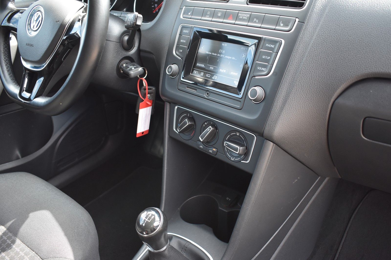 Fahrzeugabbildung Volkswagen Polo V Comfortline/KLIMA/PDC/SITZHEIZUNG/