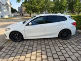 BMW TOP - BMW 120i M Sport Steptronic M Sport mit  - BMW 120 mit Benzin-Antrieb: Weiß, mit Apple Carplay