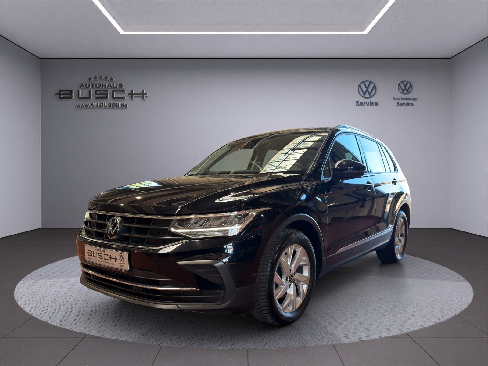 Volkswagen Tiguan Active 2.0 TDI 90KW 6-Gang AHK Navi App foto 2