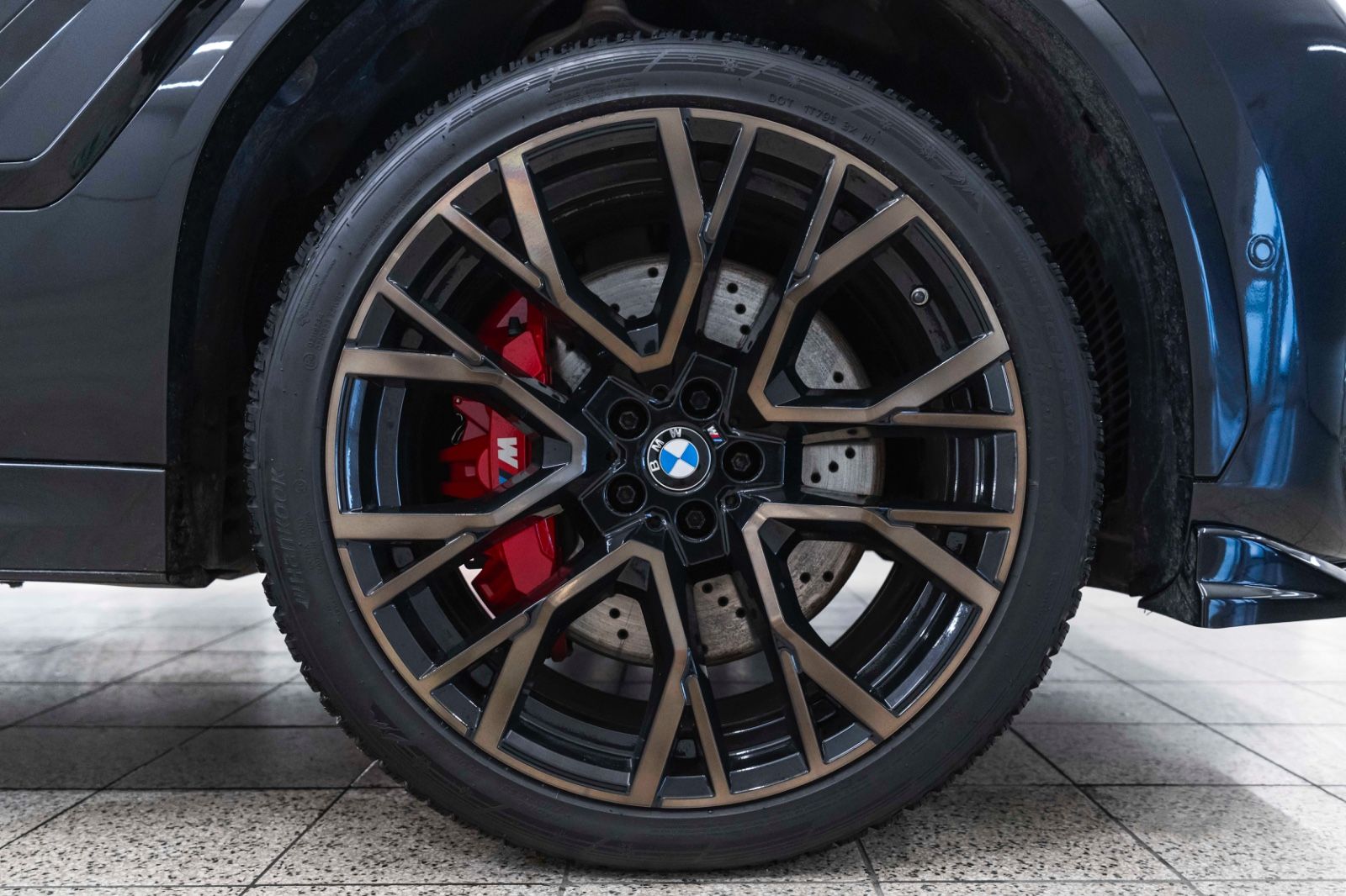 Fahrzeugabbildung BMW X6 M Competition B&W SKY LOUNGE 360° M+S