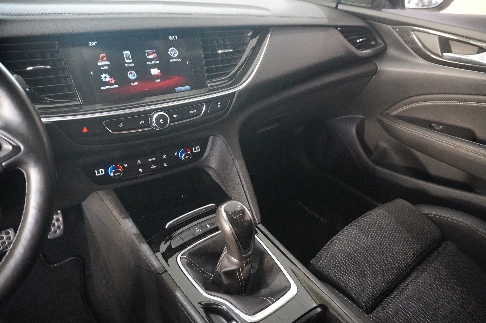 Fahrzeugabbildung Opel Insignia B GS 1.5T DYNAMIC NAVI/LED/SPORT/SH/AHK