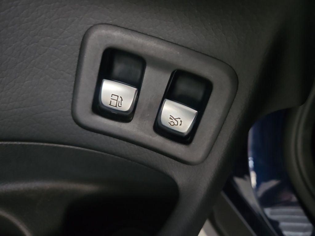 Fahrzeugabbildung Mercedes-Benz GLC 300 e 4M AMG Night Distronic+ Pano HUD 360°