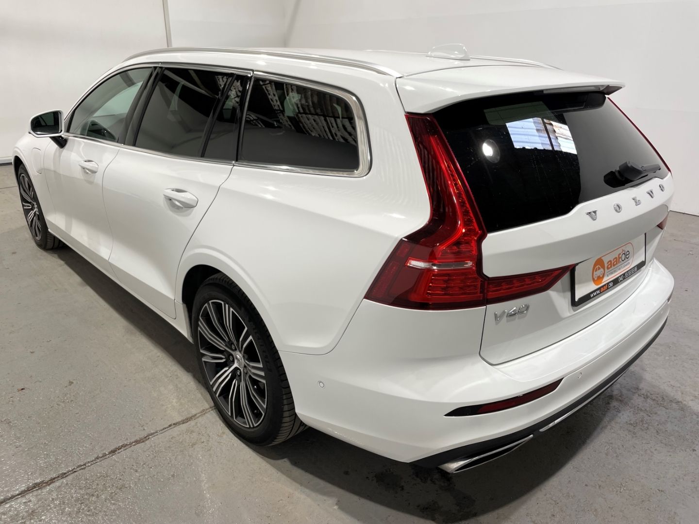 Volvo V60 T6 Recharge AWD Inscription Leder LED ACC imagem 2