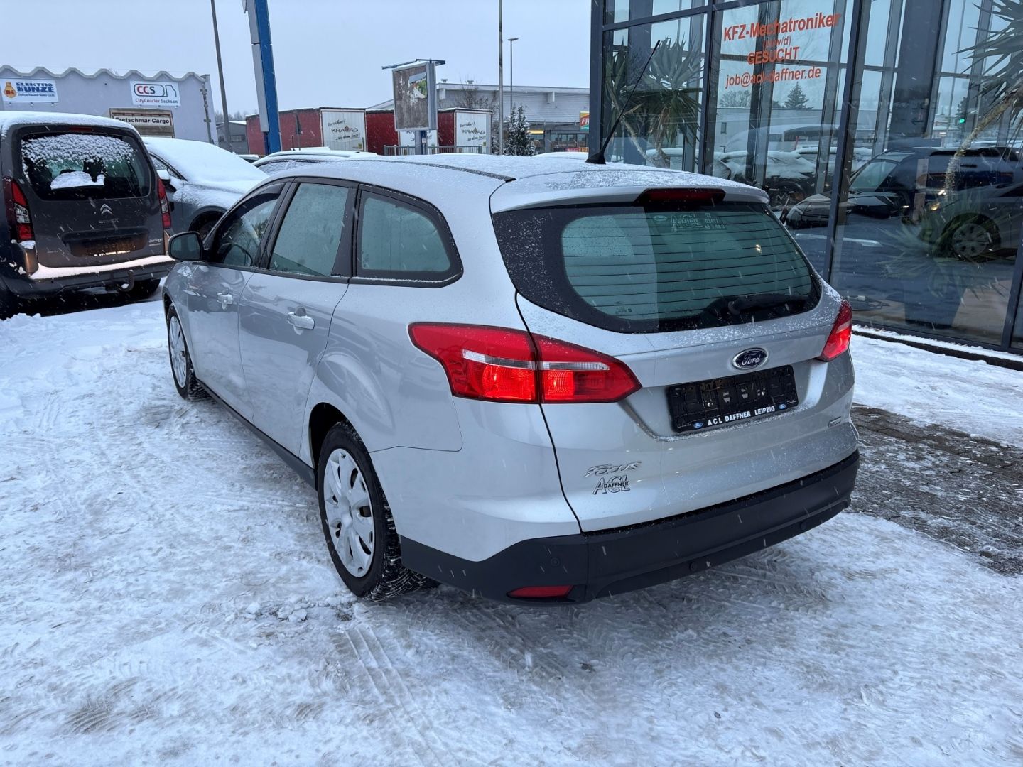 Fahrzeugabbildung Ford Focus PDC Klima Tempomat neuer Zahnriemen